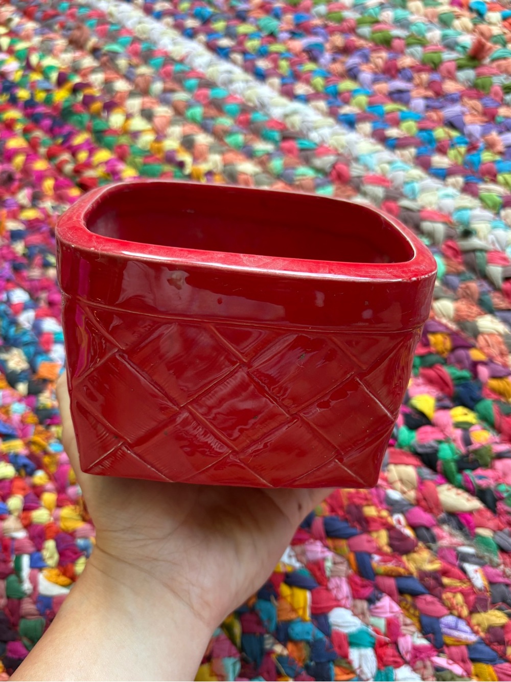 RED CERAMIC QUILTED TEXTURE DECORATIVE PLANT POT